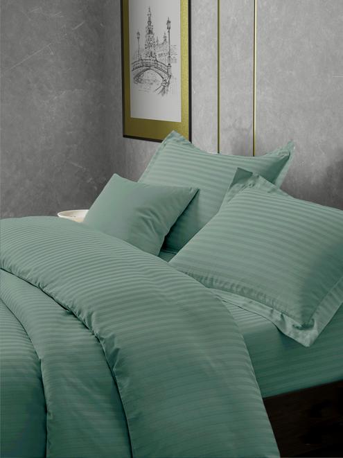 Постельное белье сатин страйп с простыней на резинке в подарочной упаковке - Аквамарин